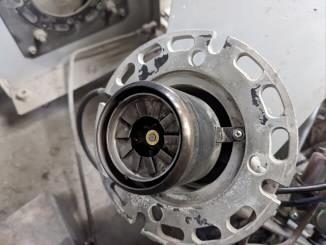 9．バーナ1号機<br>　点火部清掃後