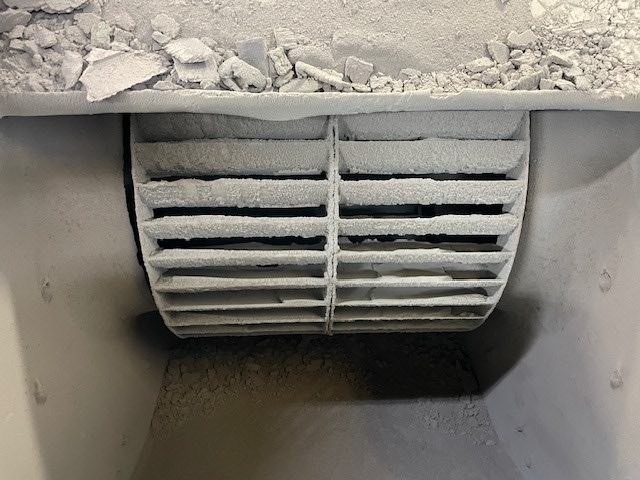 排気ファン：堆積ミスト除去