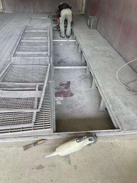 ピット内：ミスト除去する