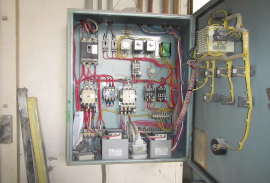 7.ブース操作盤内<br>電源・発停確認